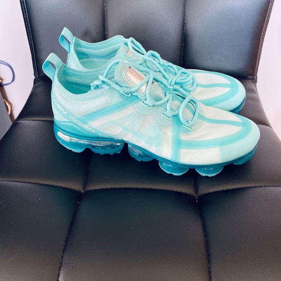 Nike Woman’s Vapormax 2019 - Picture 3 of 6